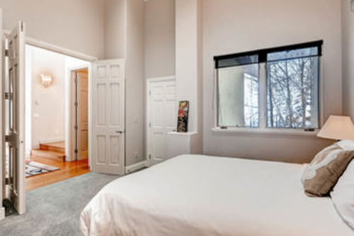 Room 21 of 47
