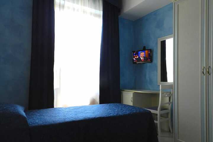 Room 10 of 61