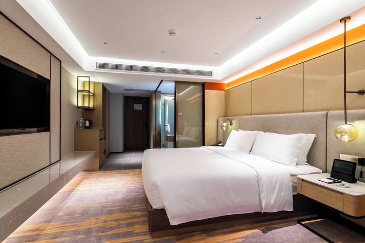 Room 33 of 67