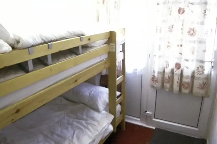 Room 4 of 15