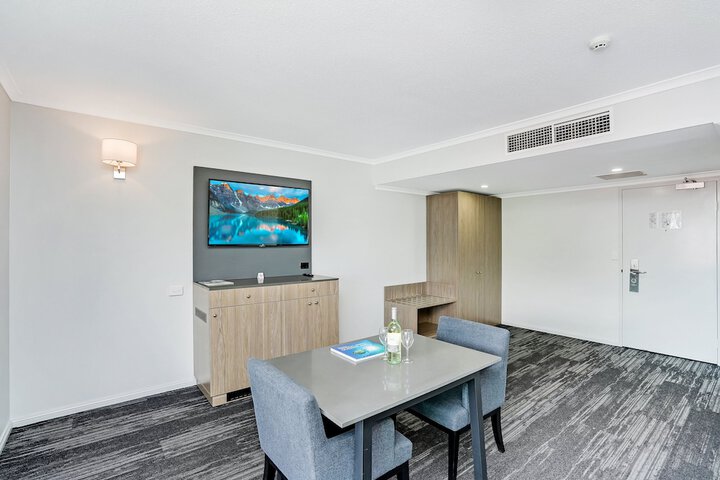 Room 10 of 42