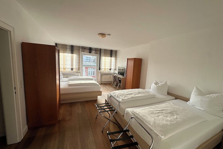 Room 8 of 20