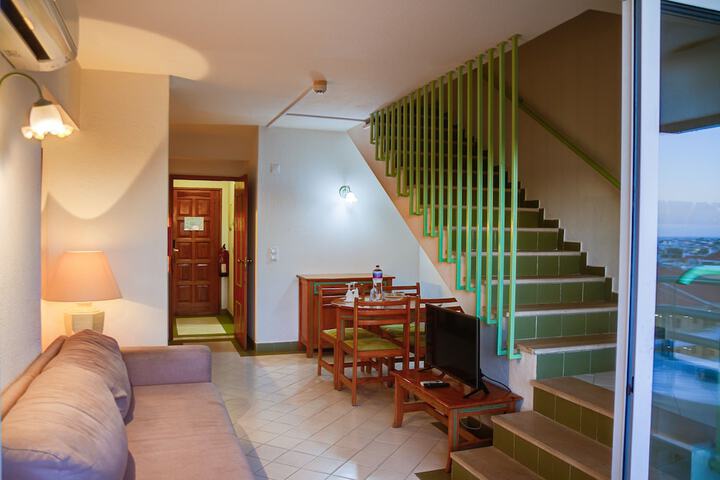 Room 14 of 40