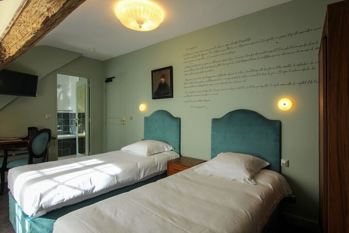 Room 27 of 75