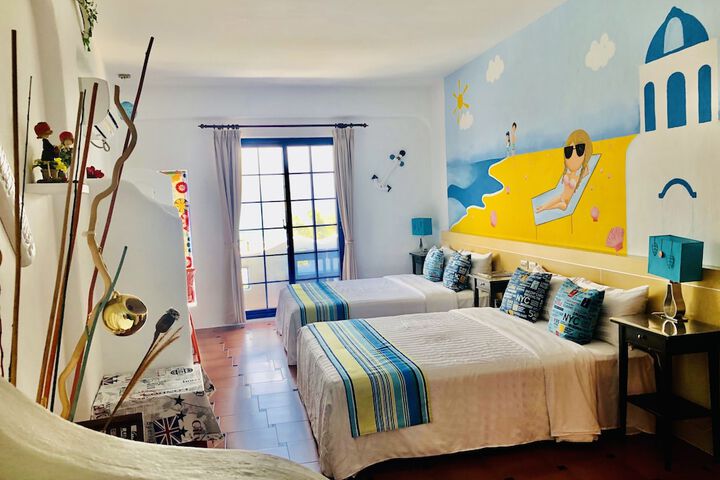 Room 14 of 65