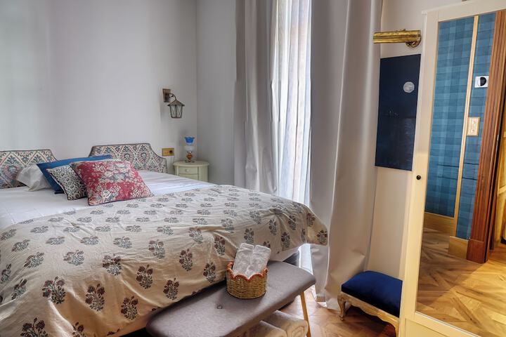 Room 33 of 68