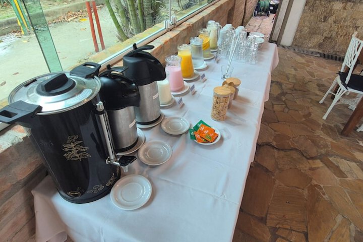 Breakfast/Coffee Service 14 of 40
