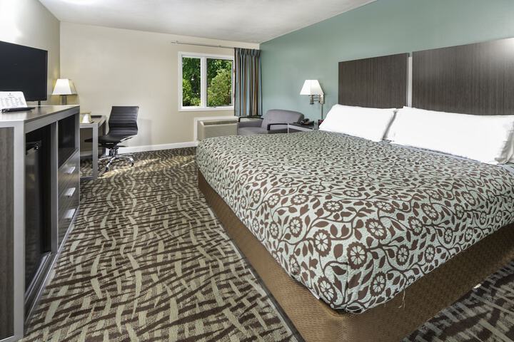 Standard | King Bed (2 of 6)