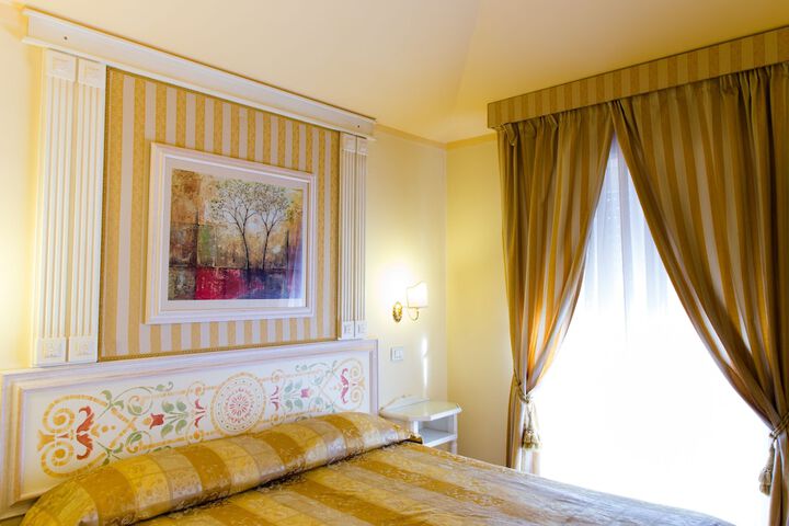 Room 2 of 55