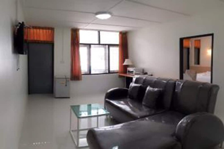Room 13 of 42