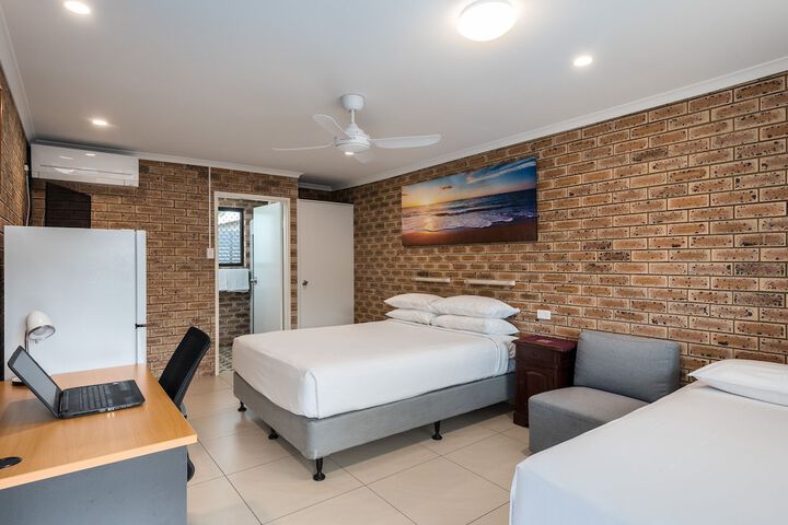Room 14 of 33
