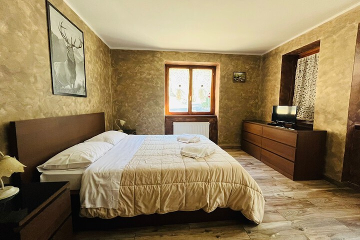 Room 16 of 35