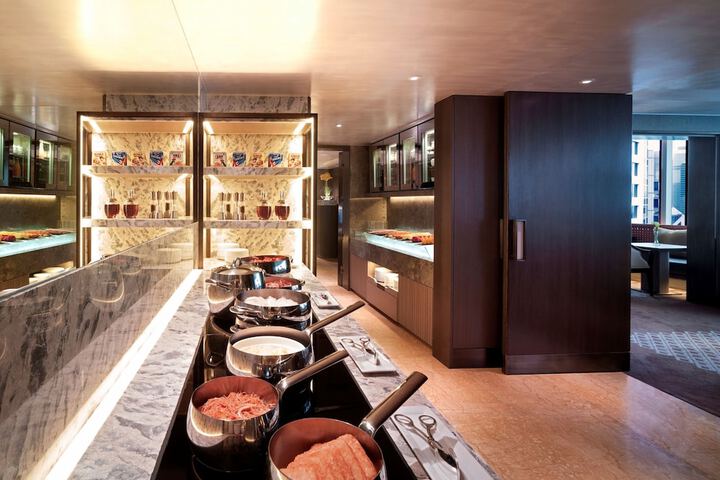 Lounge 58 of 62
