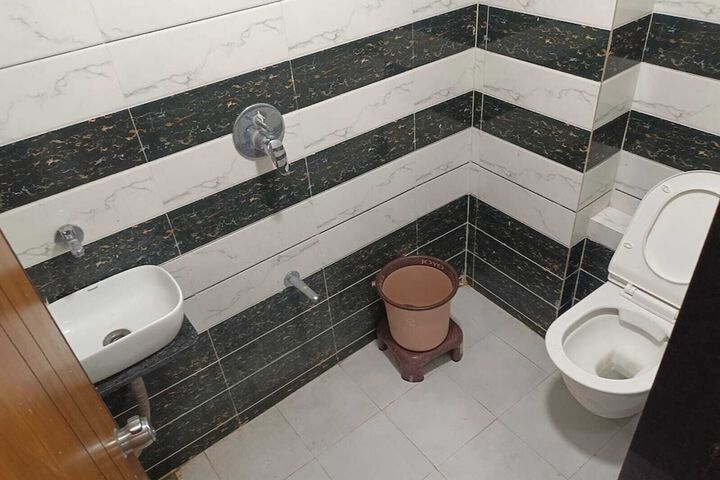 Room 15 of 27