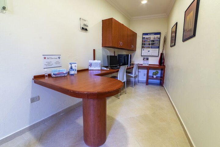 Business Center 54 of 57