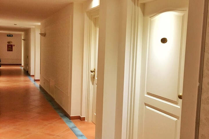 Ballroom/Hall 95 of 115