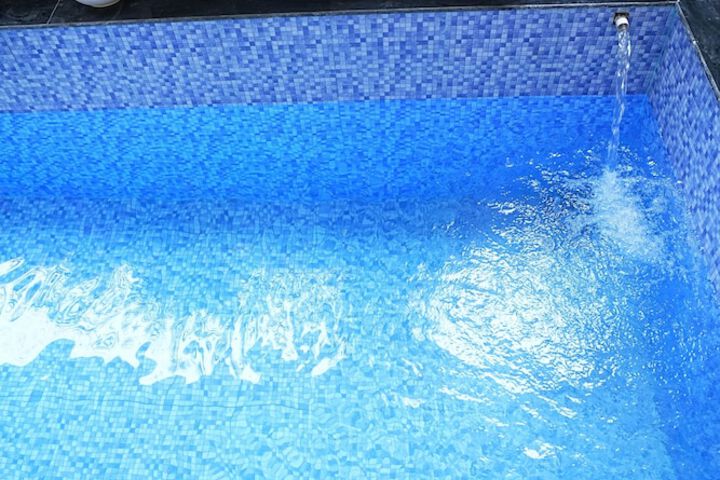 Pool 61 of 102