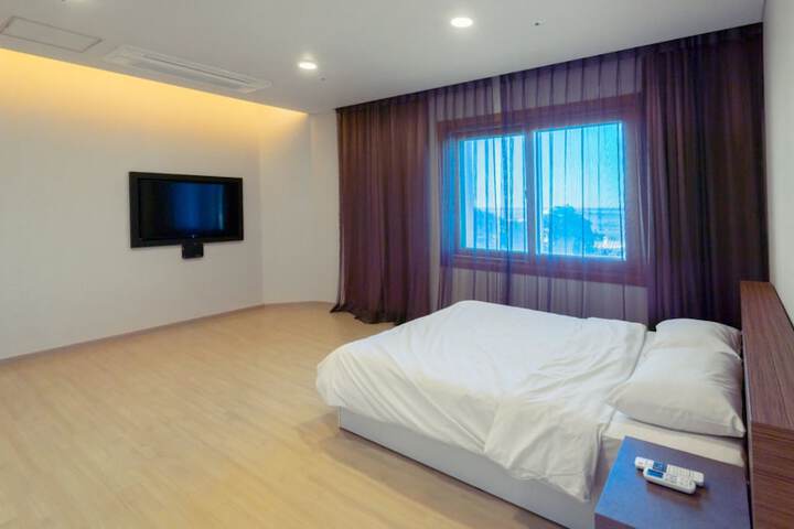 Room 21 of 45