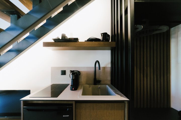 Room 5 of 16