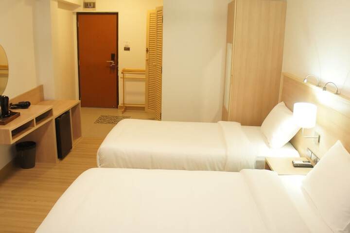 Room 16 of 46