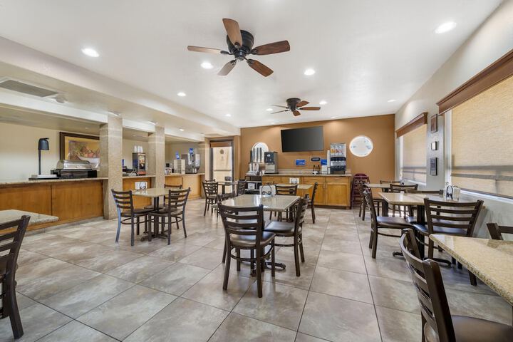 Breakfast area