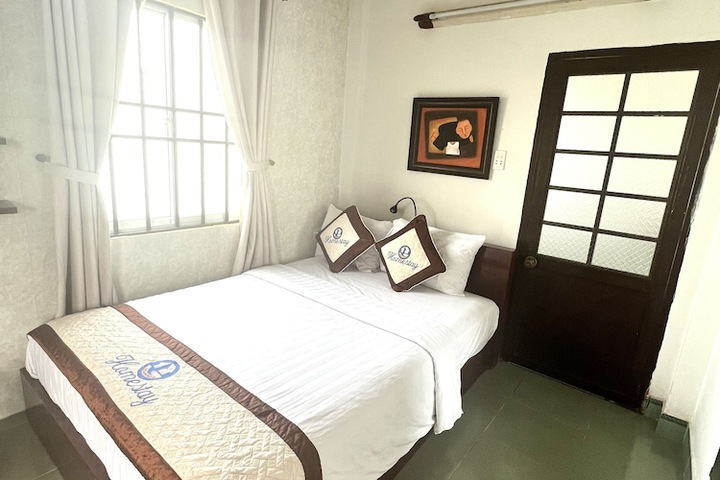 Room 35 of 153