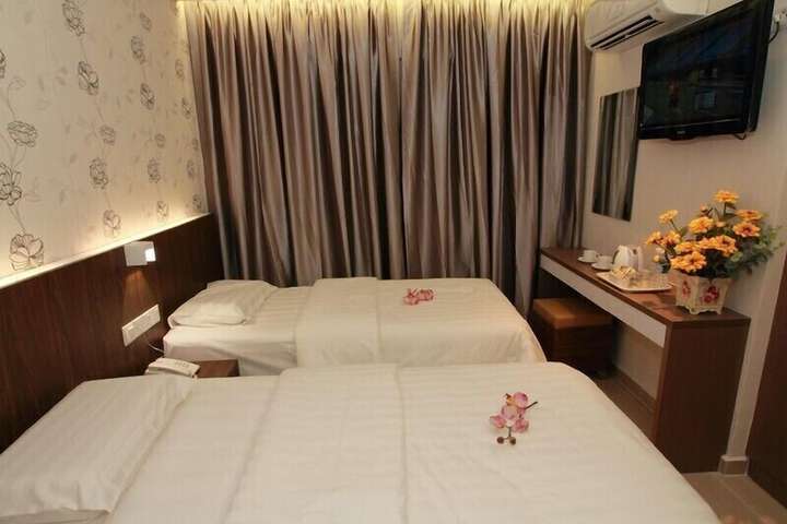 Room 9 of 37