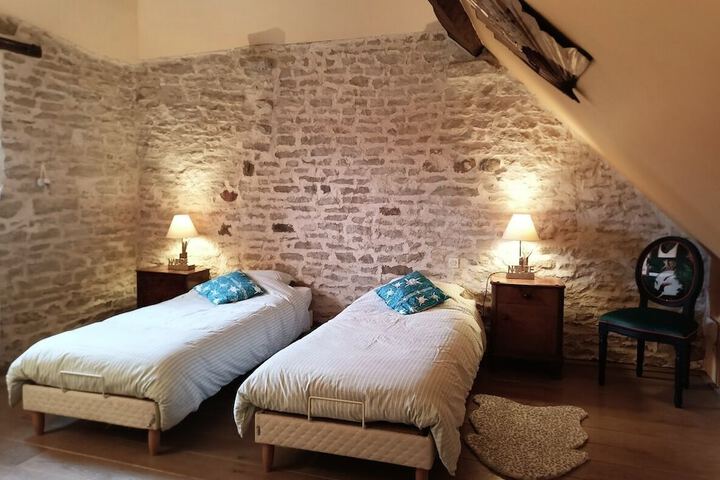 Room 9 of 20