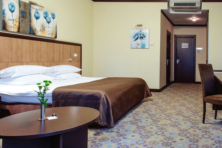 Room 15 of 113
