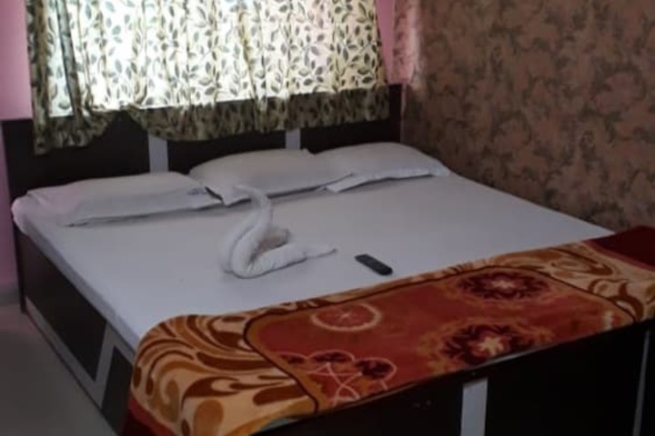 Room 3 of 9