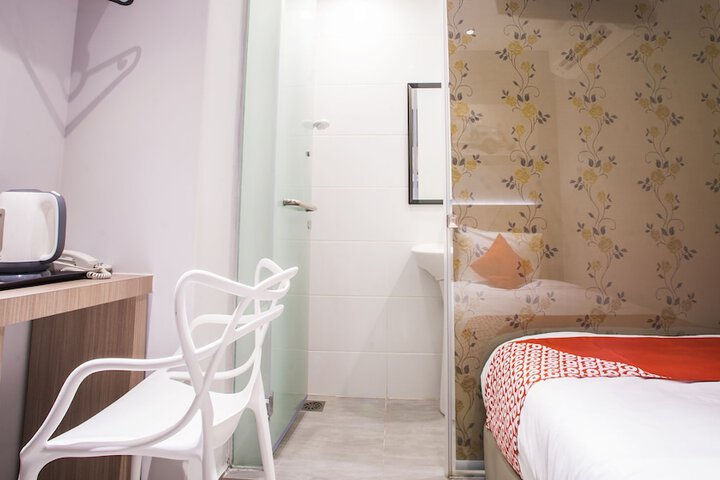 Room 21 of 44