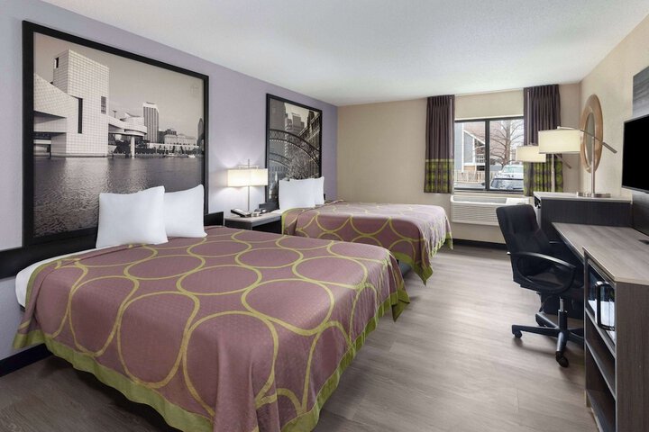 2 Queen Beds (3 of 3)