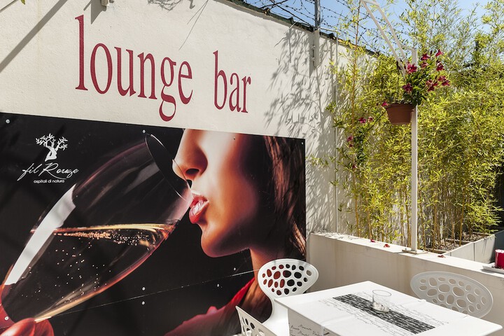 Lounge 71 of 85