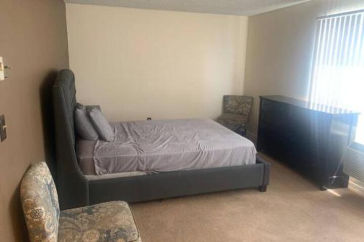 Photo of Large Hotel Style Suite (C00)