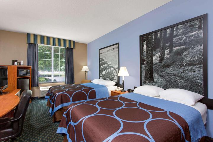 2 Double Beds (3 of 21)