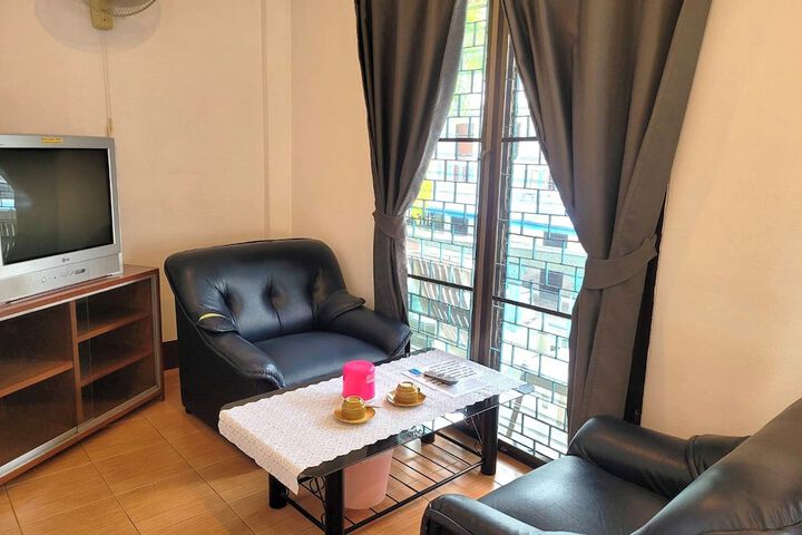 Room 12 of 196