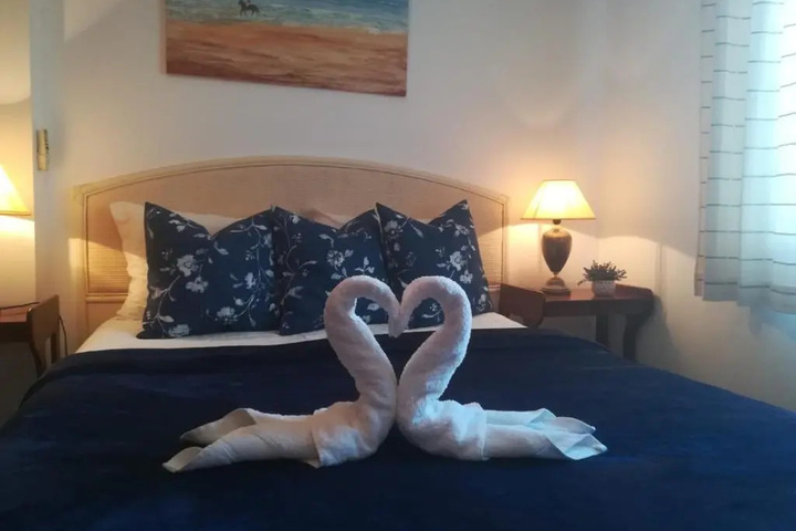 Room 2 of 23