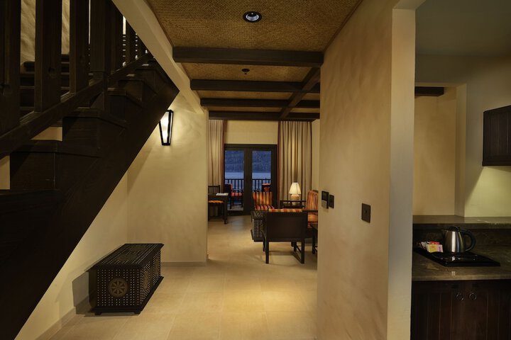 Ballroom/Hall 65 of 71