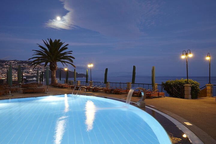Pools & Facilities