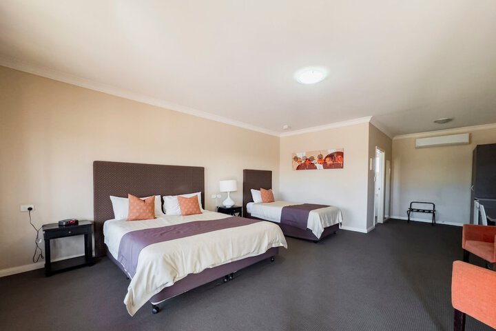 Room 10 of 20