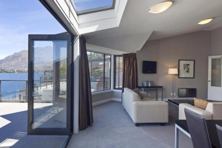Luxury Lake Suites