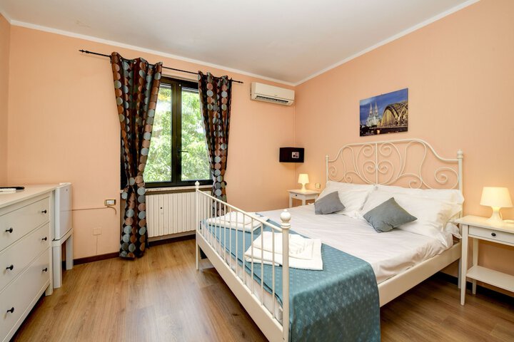 Room 3 of 50