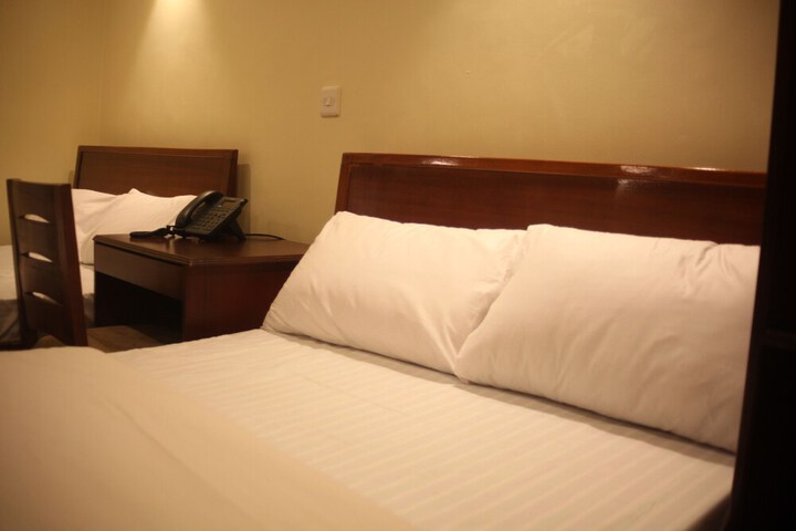 Room 3 of 32
