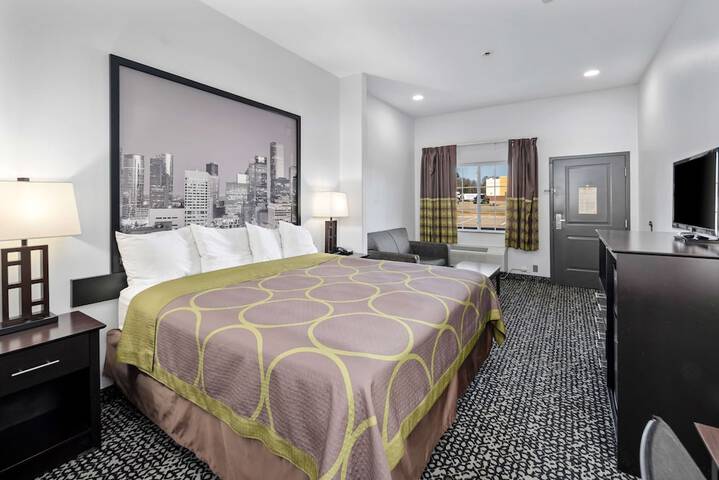 Room 22 of 38