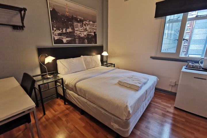 Room 15 of 37
