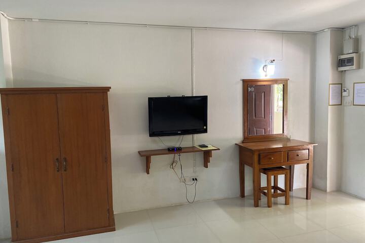 Room 11 of 35