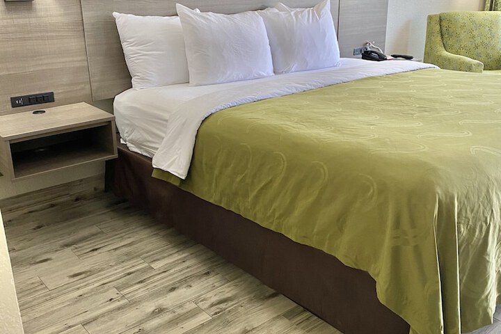 1 King Bed (1 of 9)