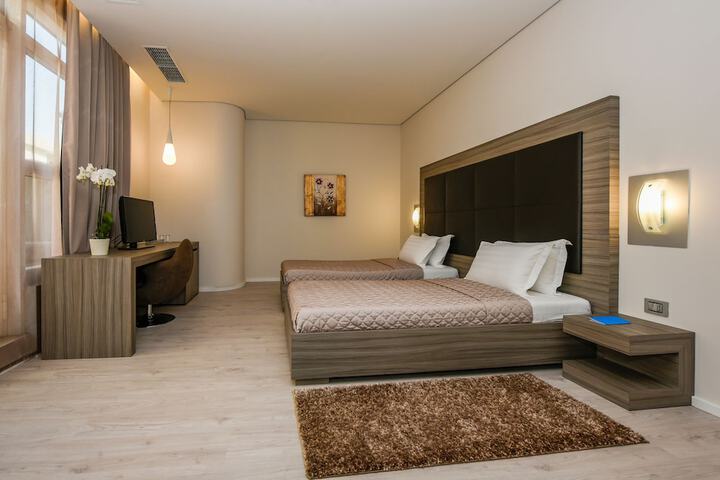 Room 6 of 55
