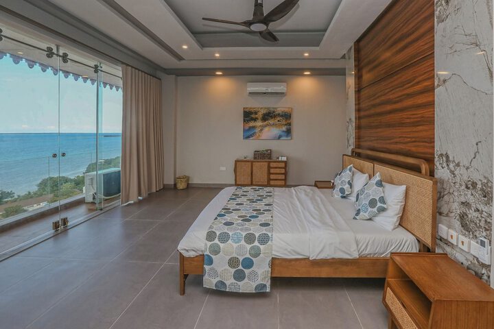 Room 20 of 93