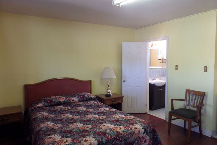Room 2 of 43